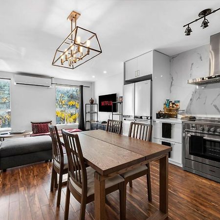 Amazing Fully Renovated Apartment On Queen St. Toronto Esterno foto
