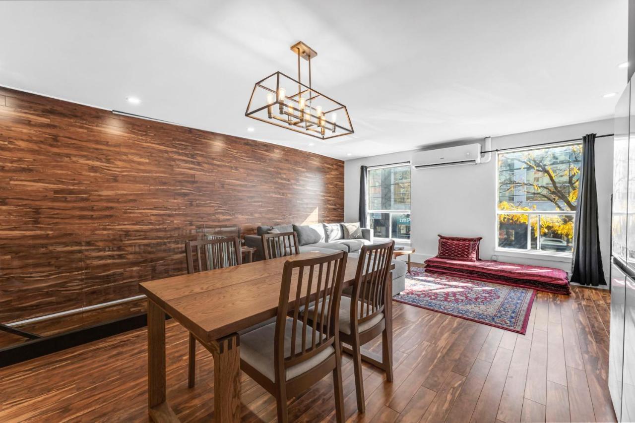Amazing Fully Renovated Apartment On Queen St. Toronto Esterno foto